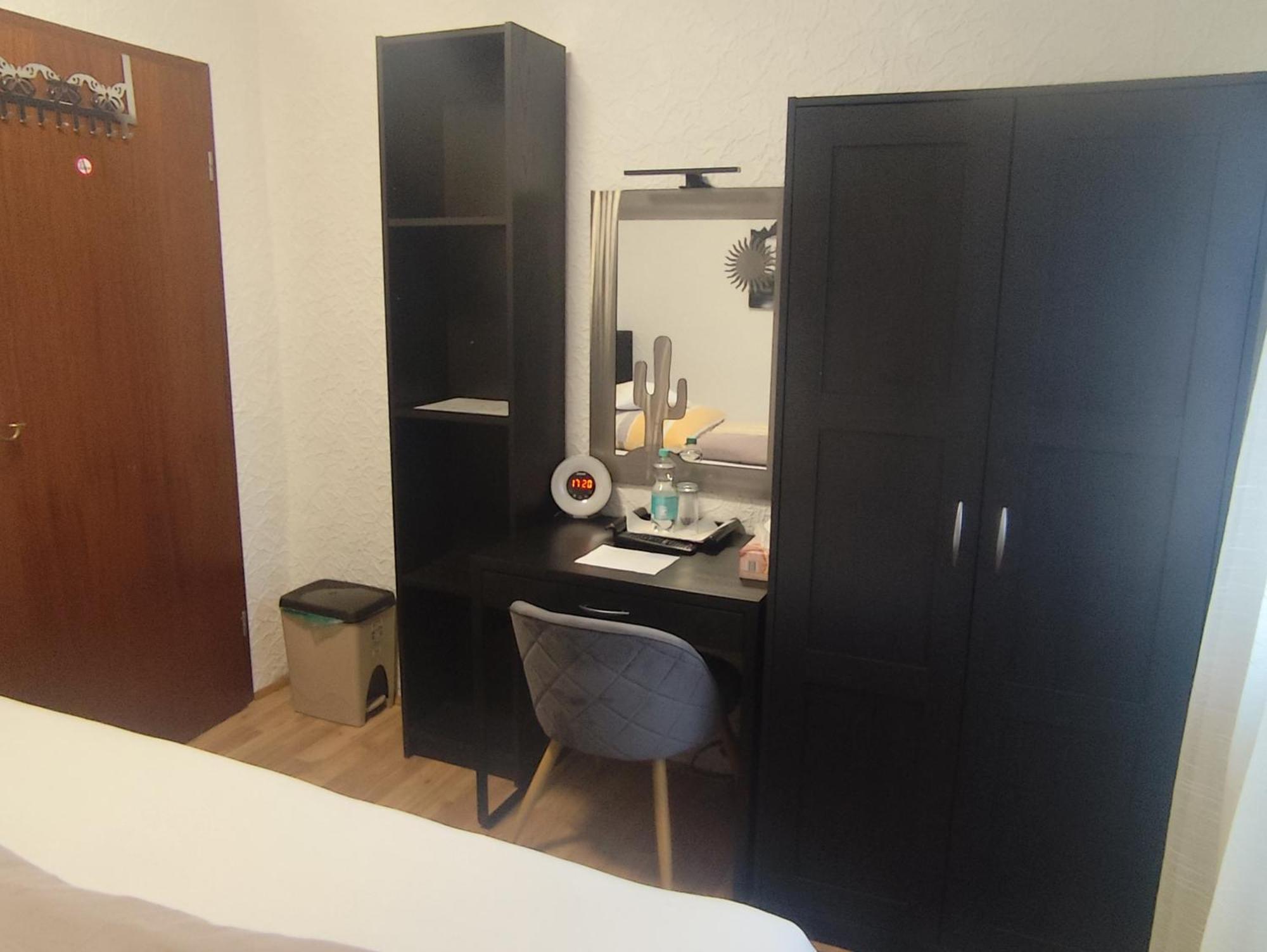 Gaestezimmer Boxenstopp Veitsbronn Экстерьер фото