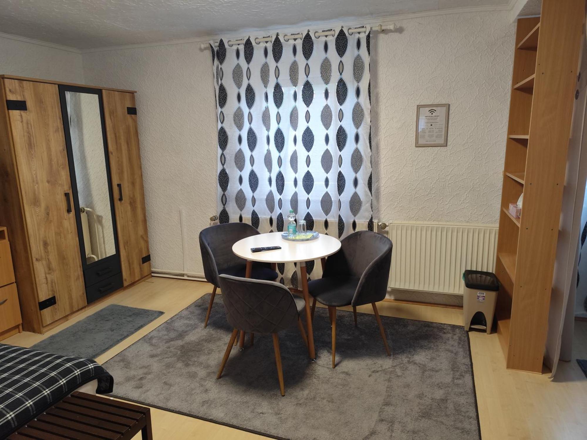 Gaestezimmer Boxenstopp Veitsbronn Экстерьер фото