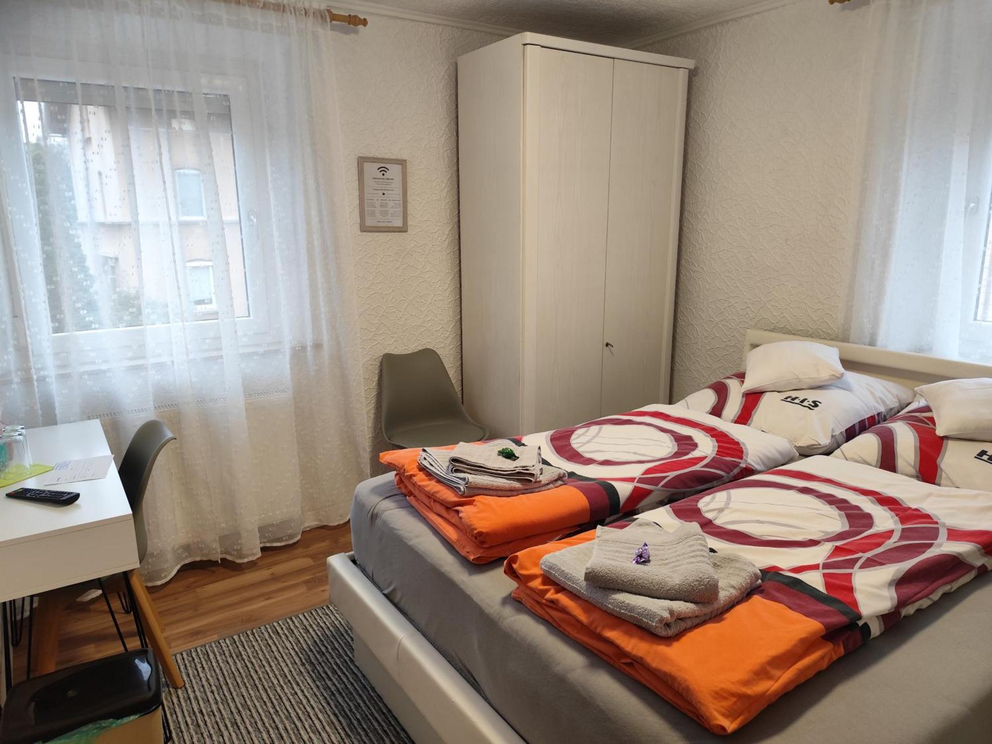 Gaestezimmer Boxenstopp Veitsbronn Экстерьер фото